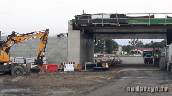 Przejście dla pieszych już pod wiaduktem